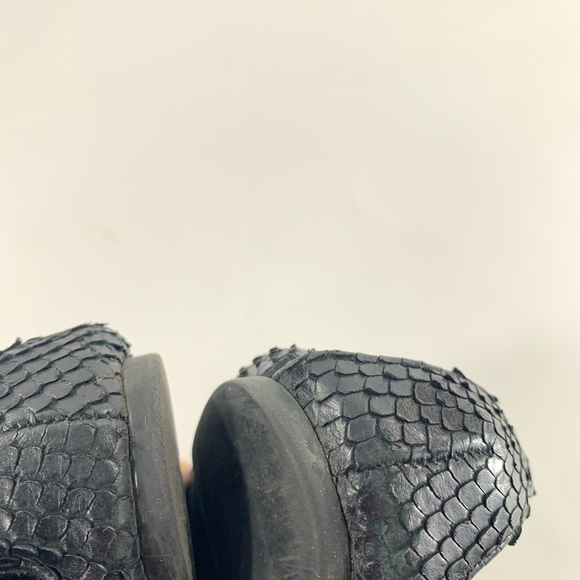 Tory Burch Sz 9 Black Cap Toe Leather Snake Skin Print Ballet Scrunch Back Flats - Picture 10 of 12